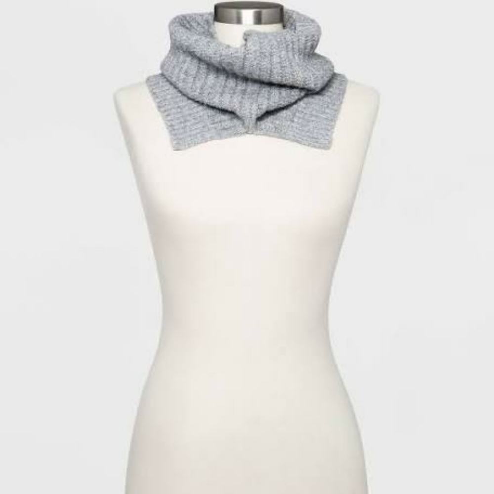 Universal Thread Women's Cozy Grey Ribbed Knit Sweater Neck Gaiter One Size